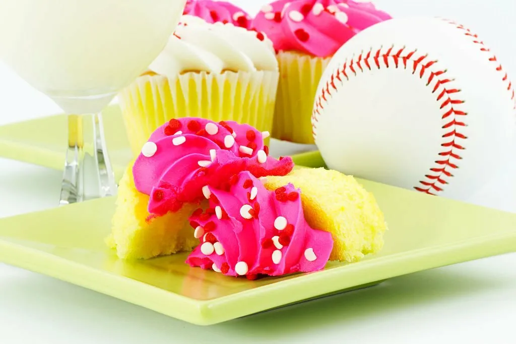 How to Make a Baseball Cake: A Step-by-Step Guide