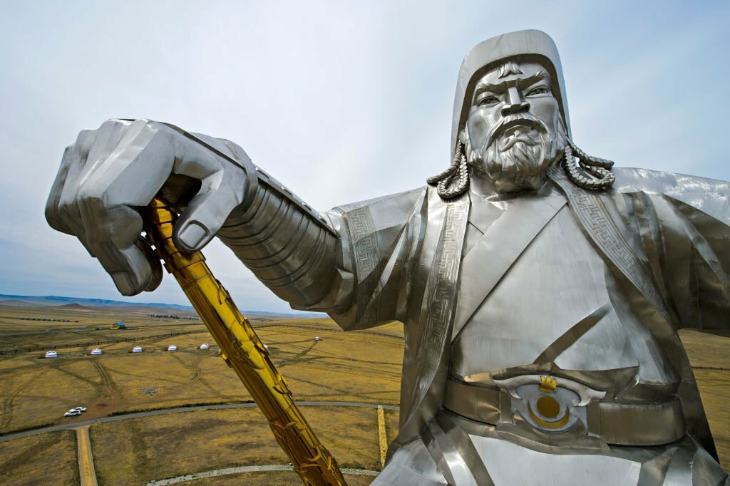 How Tall Was Genghis Khan's