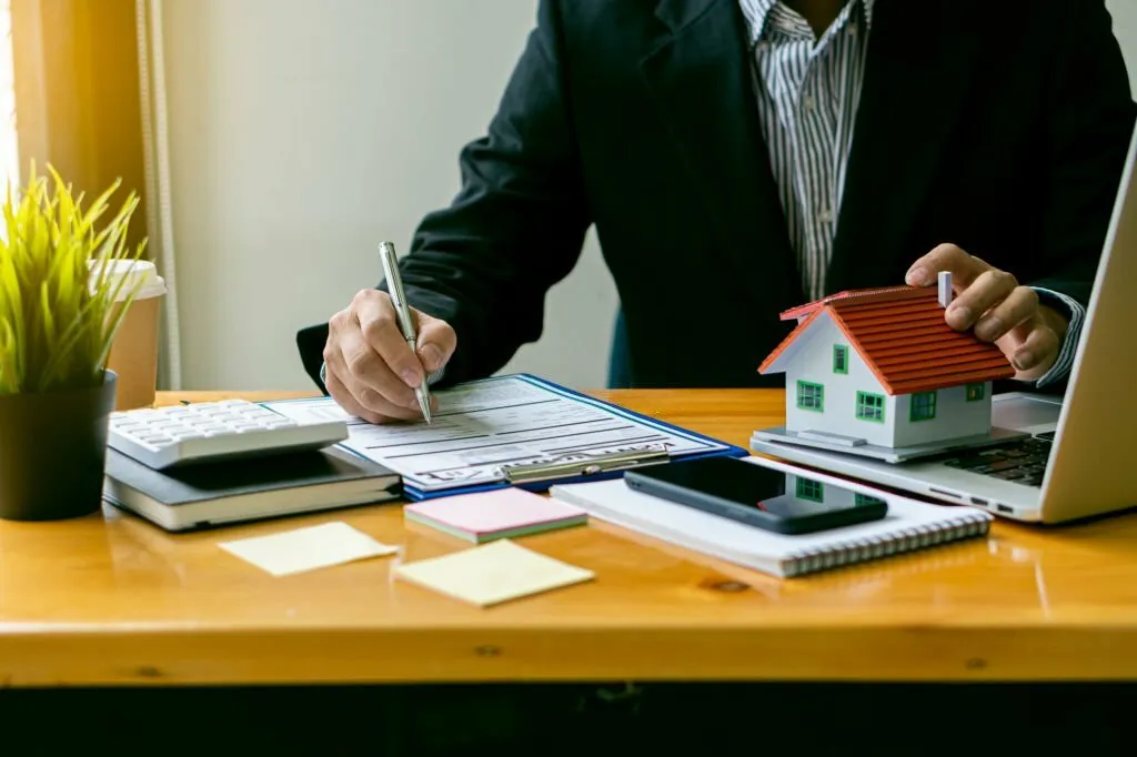 Understanding the Role of a Realtor: What to Expect Throughout the Home Buying Process
